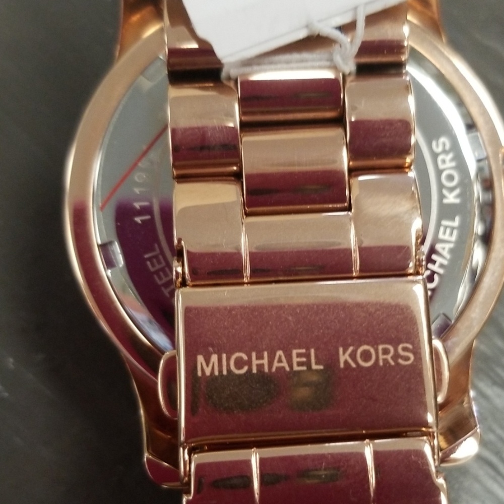 Michael Kors Watch - Picture 4 of 6